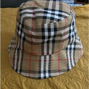 Burberry men’s bucket hat